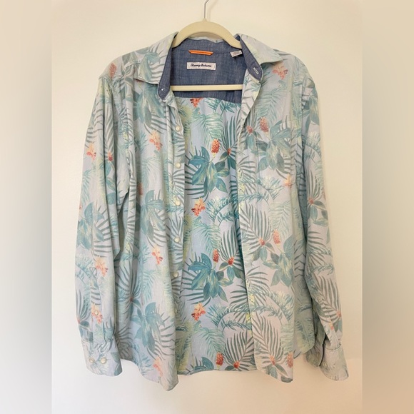 Tommy Bahama Shirt with floral print / size small / Like new